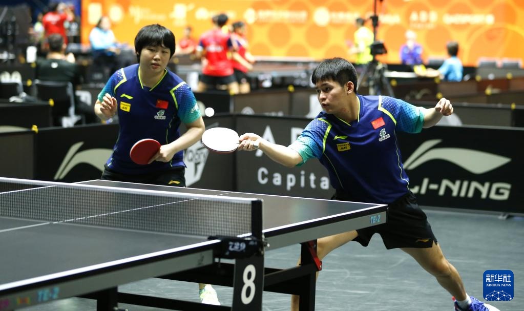 情追逐自己 情追逐自己