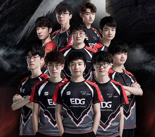 展他们的体 展他们的体