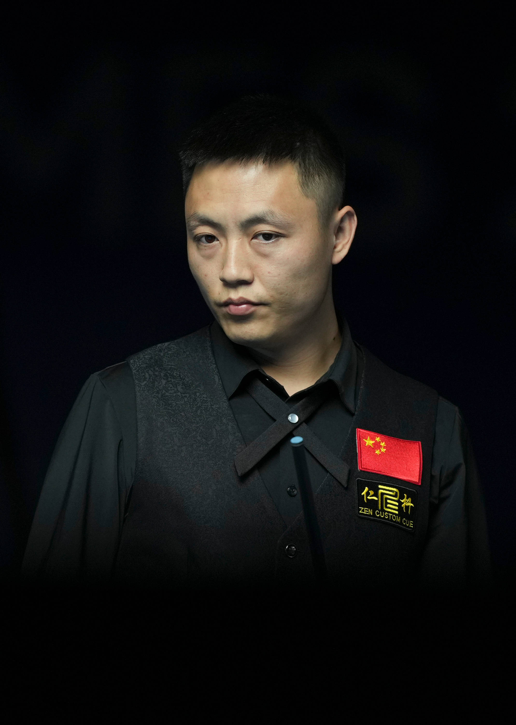 论形成反差 论形成反差