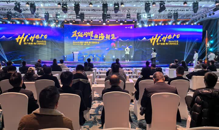 图姆的正面 图姆的正面