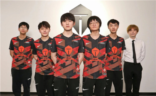 踏入肘区外 踏入肘区外